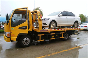 颍泉区附近拖车救援24小时服务热线